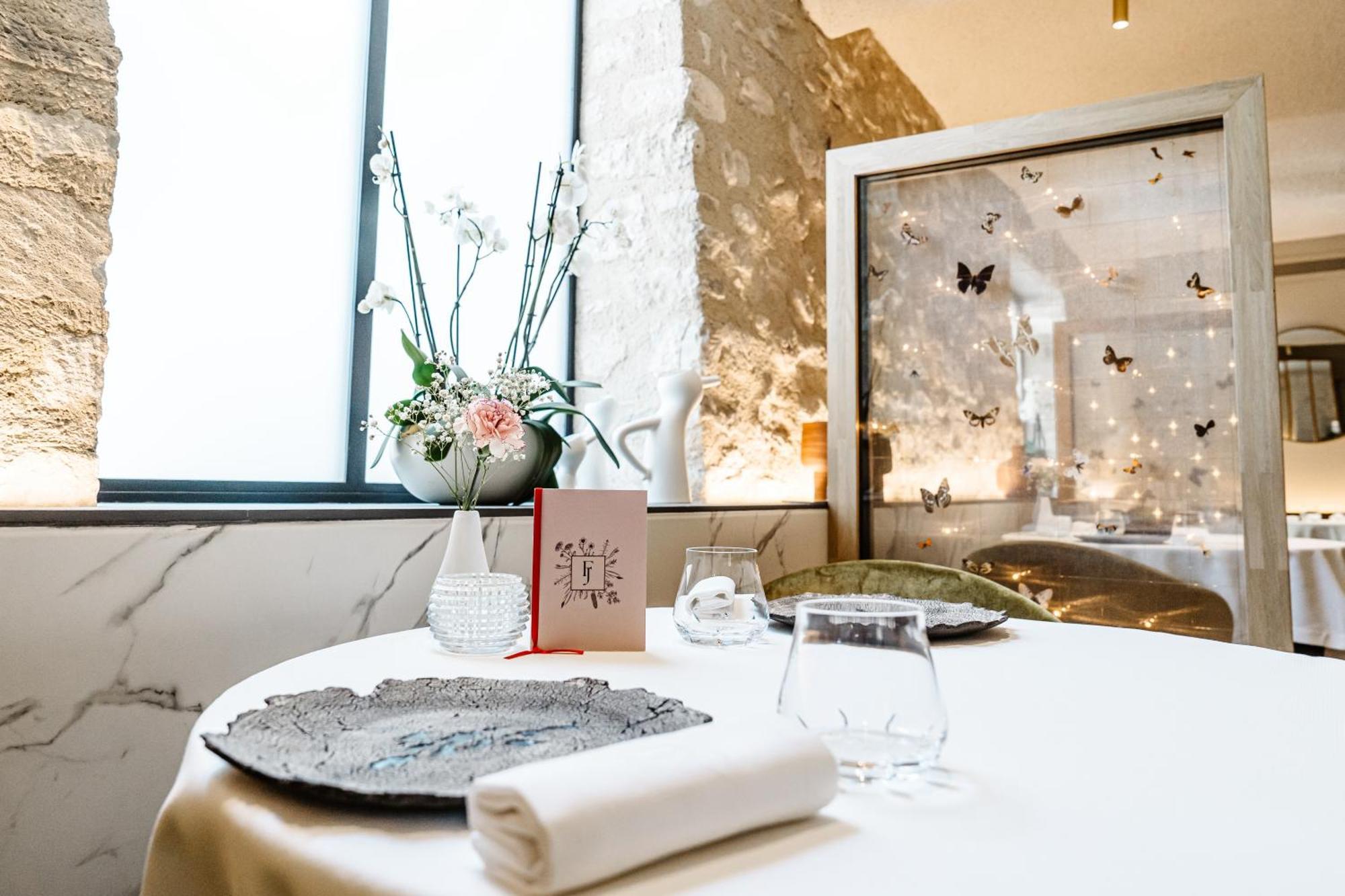 Auberge De Saint-Remy - Restaurant Gastronomique Etoile Fj Bagian luar foto